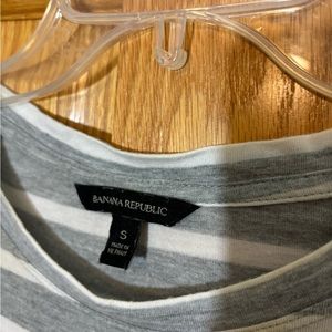 Banana Republic long sleeve gray and white striped tee shirt
